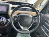 ステアリングにはホンダセンシング操作スイッチ、オーディオ操作スイッチが配置されています♪
