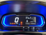 メーターの照明の色でエコドライブをアシスト!大きく見やすい文字で平均燃費等の情報を表示するTFTマルチインフォメーションディスプレイ付きデジタルメーターを採用