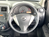 インテリアに合わせたデザインのステアリングは、運転される方のことも考え、運転しやすい形状、大きさです。是非一度、実際に触ってお確かめください。