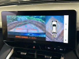 【パノラミックビューモニター】専用のカメラにより、上から見下ろしたような視点で360度クルマの周囲を確認することができます☆死角部分も確認しやすく、狭い場所での切り返しや駐車もスムーズに行えます。