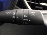 【オートライト】車外の明るさに応じて、自動的にライトの点灯・消灯をしてくれます。