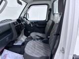 ダイハツディーラーでは「ダイハツ認定中古車」という基準を設け、車選びに詳しくないお客様でも「安心して選べる」をご提供しています。