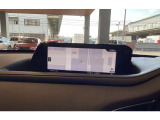 ナビSDも装備されているので、後付けは大丈夫です。またナビの位置は、運転する方の目線を出来るだけずらさないようにするために作られています。
