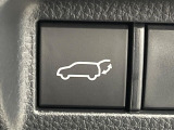 【パワーバックドア】スマートキーや運転席のボタンを押すだけでリアゲートが自動で開閉します!荷物を持っている時や、高い位置にあるバックドアを閉める際に便利な機能です♪