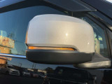 オシャレさと視認性を兼ね備えたLEDミラーウインカー♪