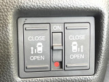 【パワースライドドア】スマートキーや運転席のスイッチでスライドドアの開閉が可能♪電動だから力を入れてドアを開ける必要が無く、小さいお子様でも、重い荷物を持っている時もラクに開け閉めできます♪
