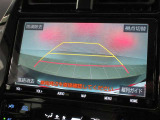 バックモニターで、駐車時に見えにくい後方をしっかり確認できます。