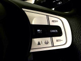 【アダプティブ・クルーズ・コントロール】予め設定した車速内でクルマが自動的に加減速。 前走車との適切な車間距離を維持しながら追従走行し、高速道路でのドライバーの疲労を軽減してくれる嬉しい機能付♪