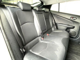 後部座席も気になるようなキズ・汚れやへたり等、大きなダメージはなく、良好な状態です。