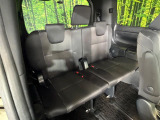 3列目シートはもちろん状態良好☆大人でもゆったりと座って頂けますので、大人数でのお出かけもラクラクです♪ご家族で、気の知れた仲間で、ドライブに行くのが楽しみですね♪