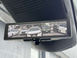 インテリジェントルームミラー☆後席に乗っている人や、大きな荷物を載せていると見にくくなりがちな後方視界。。こちらは車両後方のカメラ映像をミラーに映すので、天候にも影響されないクリアな後方視界を実現☆
