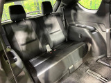 3列目シートはもちろん状態良好☆大人でもゆったりと座って頂けますので、大人数でのお出かけもラクラクです♪ご家族で、気の知れた仲間で、ドライブに行くのが楽しみですね♪