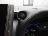 9.8ディスプレイ 12.1型後席モニター 全方位モニター 両側パワースライドドア ETC2.0 純正スターター 夏冬タイヤアルミ付 ボディ・ガラスコーティング施工済み 下回り防錆加工済み ドラレコ LED