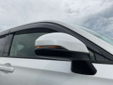 オシャレさと視認性を兼ね備えたLEDミラーウインカー♪