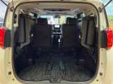 普段のお買い物や通勤、送迎等に十分な荷室スペースを確保しております。セカンドシートを倒すと、大きな荷物の積載も可能です♪