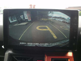 バックカメラが付いておりますので、後方確認も安心できます。
