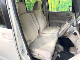 運転席シート廻りは使用感も少なく、良好な状態となっています。前オーナー様が丁寧に使っていたことがよくわかりますね。