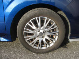 右前です。(日産純正アルミホイールです。)