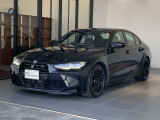 低く伸びやかなボディラインが美しいM3セダン。走りを予感させるダイナミックなフォルムです。