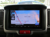 社外パナソニック製ストラーダメモリーナビ付!(CN-B311B)、どこに行くにもあると便利なカーナビです。