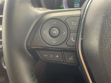 【 ステアリングスイッチ 】手元のスイッチでナビ操作が可能です。非常に便利な機能です。取り付けのナビによってはオプション設定となっております。