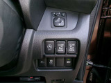 両側パワースライドドアスイッチです。運転席からも操作出来ます。