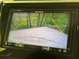 【バックカメラ】駐車時に後方がリアルタイム映像で確認できます。大型商業施設や立体駐車場での駐車時や、夜間のバック時に大活躍!運転スキルに関わらず、今や必須となった装備のひとつです!