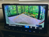 【バックカメラ】駐車時に後方がリアルタイム映像で確認できます。大型商業施設や立体駐車場での駐車時や、夜間のバック時に大活躍!運転スキルに関わらず、今や必須となった装備のひとつです!