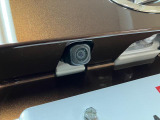 バックする際に後方だけではなく車を上から見たような映像をナビなどのモニターに映し出してくれますよ☆バックが苦手な方にもオススメな装備です☆是非、ナビの装着をオススメします。