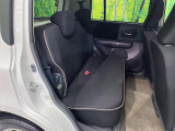 後部座席も気になるようなキズ・汚れやへたり等、大きなダメージはなく、良好な状態です。