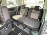 3列目も大きくゆったりとしたシート☆多人数でのお出かけも快適ですね♪