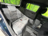 後部座席も気になるようなキズ・汚れやへたり等、大きなダメージはなく、良好な状態です。