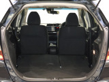 2列目シートを倒すと、広々としたラゲッジスペースが生まれます!大きな荷物や長い荷物も簡単に収納することができます!