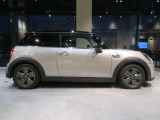 気になる車両へのご質問も大歓迎です。お気軽にMINI 一宮 0078-6002-369993 (無料)までご連絡ください!