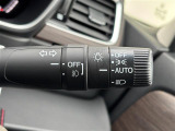 【オートライト(AUTO)】外の明るさをシステムが感知して、自動でヘッドライトが点灯します!ヘッドライトをつけ忘れを防ぐ便利機能です。