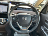 ステアリングにはホンダセンシング操作スイッチ、オーディオ操作スイッチが配置されています♪