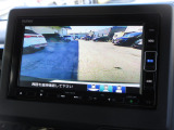 バックをするとき自動でリアの様子が映る『リアカメラ』付き!画面で確認しながらバックができますから安心ですね。でも、目視も大切ですよ!安全第一でお願いします!