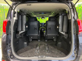 後席を格納すると、これだけの広さが!シーンに合わせたシートアレンジで、大きな荷物も積むことが出来ます♪