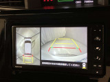 バックガイドモニターで、後方を確認しながら安心して駐車することができます。運転初心者も熟練者も必須の機能ですよ!