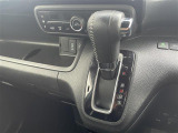 【 シフト 】シフトも操作しやすく快適なドライブを楽しんでいただけます。