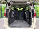 普段のお買い物や通勤、送迎等に十分な荷室スペースを確保しております。セカンドシートを倒すと、大きな荷物の積載も可能です♪