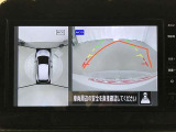 パノラミックビューモニター付きです。車両を上から見たような映像をディスプレイオーディオ画面に表示。運転席からの目視だけでは見にくい、車両周辺の状況をリアルタイムでしっかり確認できます。