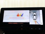 バックガイドモニター・全周囲モニターで、死角を確認しながら安心して駐車することができます。運転初心者も熟練者も必須の機能ですよ!