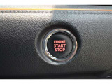 ワンプッシュで楽々エンジンスタート!キーを取り出さず、ドアノブに触れるだけでドアを施錠&解錠も可能です。