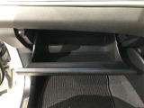 グローブボックス。