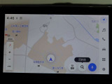 ディスプレイオーディオを装備。スマホとクルマをつなぐことで、これまでのナビに加えて、いろんなサービスが楽しめます