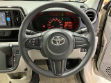 ステアリングから手を離さず、運転に集中したままオーディオ等の操作ができます。