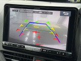 【バックカメラ】駐車時に後方がリアルタイム映像で確認できます。大型商業施設や立体駐車場での駐車時や、夜間のバック時に大活躍!運転スキルに関わらず、今や必須となった装備のひとつです!