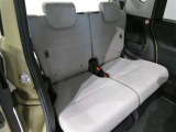 後部座席も広々としています!