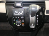 オートエアコンで暑い夏も寒い冬も快適な車内で運転出来ます。